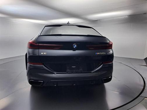 2022 BMW X6 M50i
