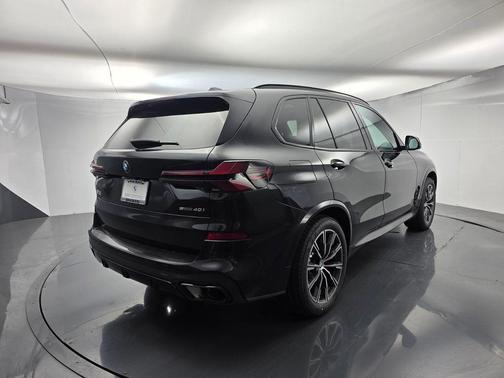 Black Sapphire Metallic 2024 BMW X5 sDrive40i