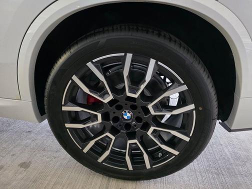 Mineral White Metallic 2026 BMW X5 PHEV xDrive50e