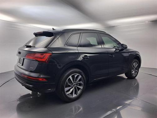 2024 Audi Q5 45 S line quattro Premium