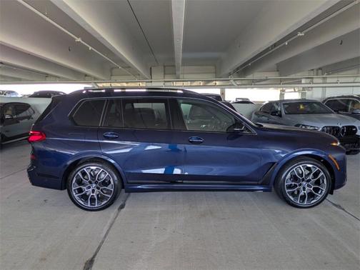 2026 BMW X7 M60i