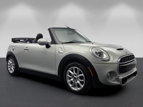 White Silver Metallic 2018 MINI Convertible Cooper S