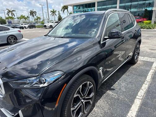 Black Sapphire Metallic 2024 BMW X5 xDrive40i