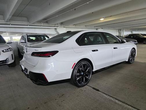 Mineral White Metallic 2026 BMW 760 760i xDrive