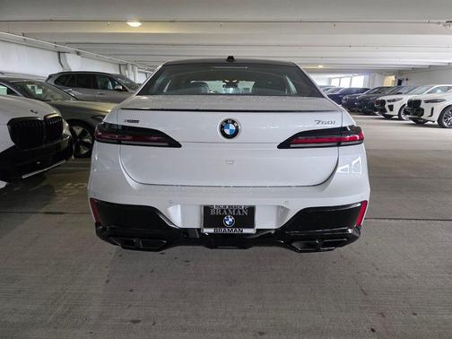 Mineral White Metallic 2026 BMW 760 760i xDrive