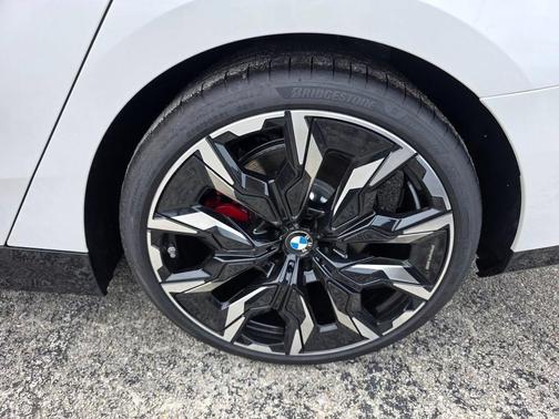Mineral White Metallic 2027 BMW 530 i