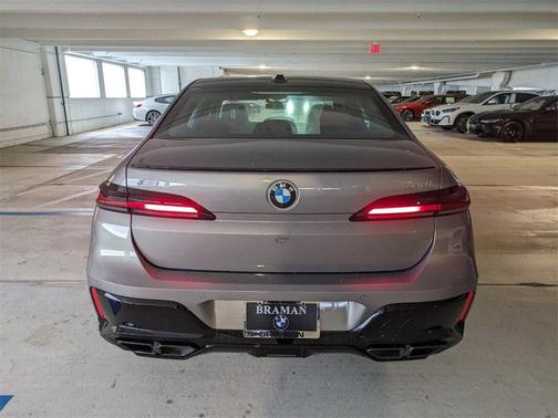 2025 BMW 760 760i xDrive