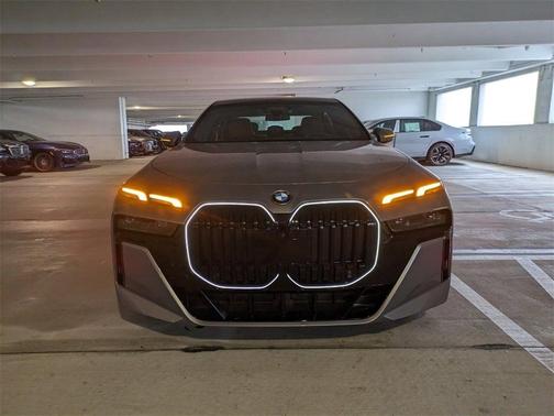 2025 BMW 760 760i xDrive