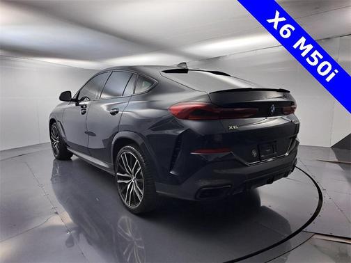 2021 BMW X6 M50i
