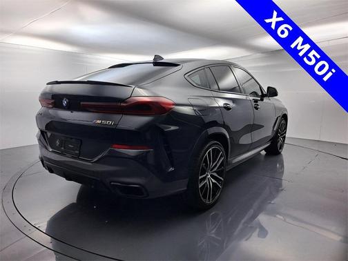 2021 BMW X6 M50i