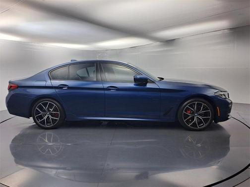 2022 BMW 530 i