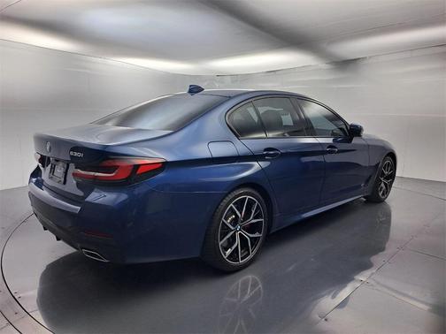 2022 BMW 530 i