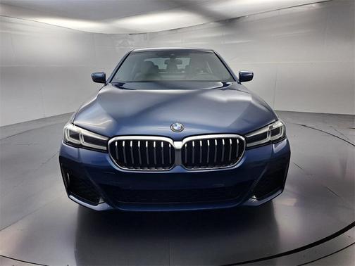 2022 BMW 530 i