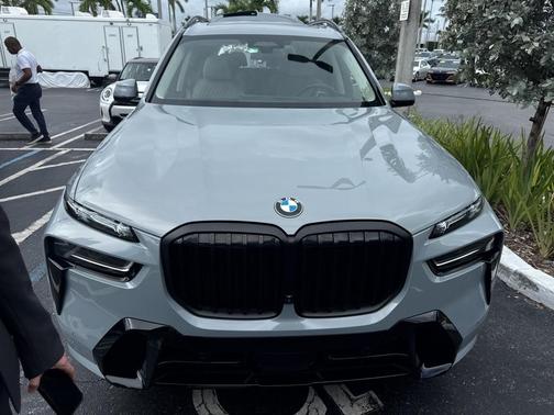 2024 BMW X7 xDrive40i
