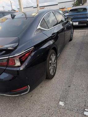 2022 Lexus ES 300h 300H