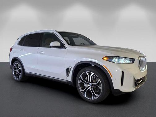 Mineral White Metallic 2026 BMW X5 sDrive40i