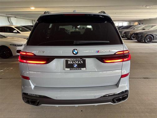 2026 BMW X7 M60i