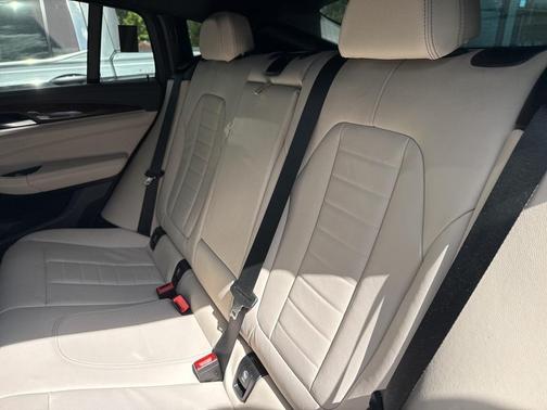 2023 BMW X4 M40i