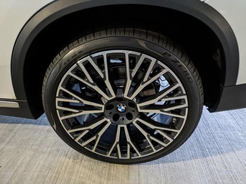Carbon Black Metallic 2026 BMW X5 M60i