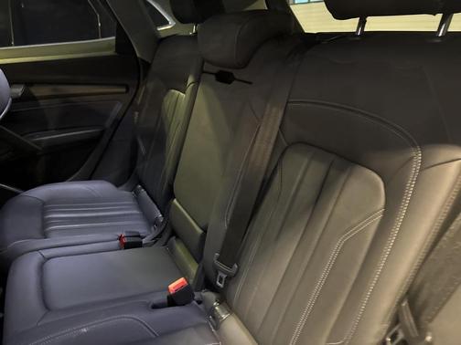 2023 Audi Q5 45 S line quattro Premium