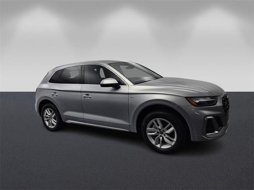 2023 Audi Q5 45 S line quattro Premium