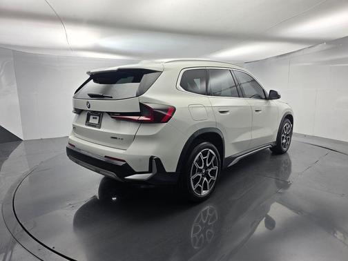 Alpine White 2024 BMW X3 sDrive30i
