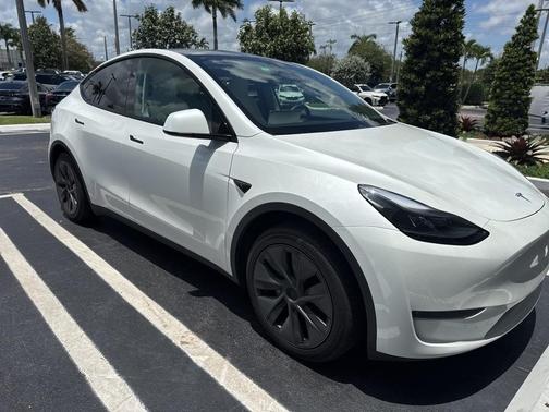 2024 Tesla Model Y Long Range