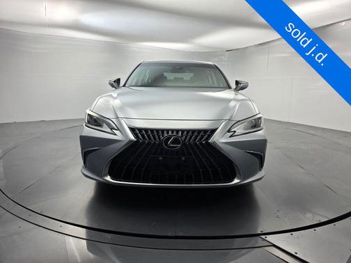 Iridium 2025 Lexus ES 300h Luxury