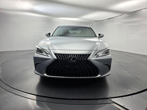 Iridium 2025 Lexus ES 300h Luxury