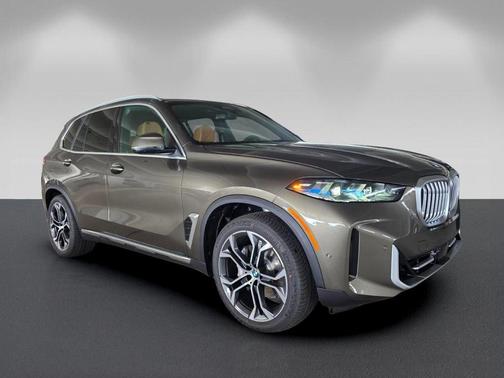 Manhattan Green Metallic 2026 BMW X5 sDrive40i