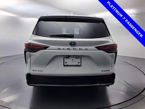 2025 Toyota Sienna Platinum 7 Passenger