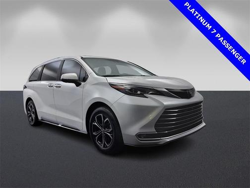 2025 Toyota Sienna Platinum 7 Passenger