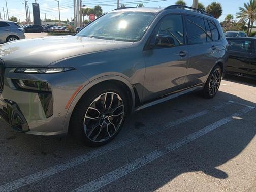 2024 BMW X7 M60i