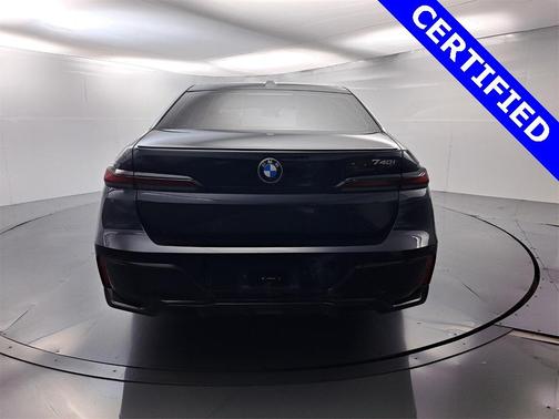 2025 BMW 740 i