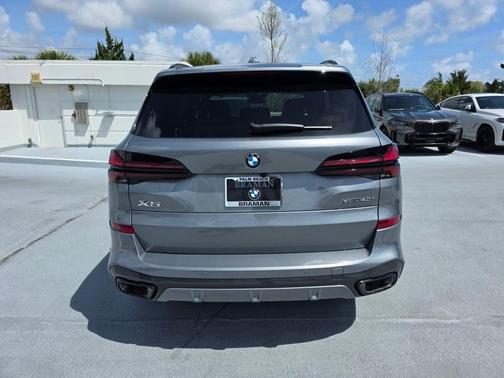 Gray Metallic 2026 BMW X5 xDrive40i