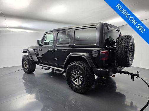Black Clearcoat 2024 Jeep Wrangler Rubicon 392