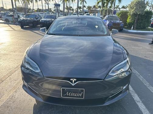 2016 Tesla Model S 90D