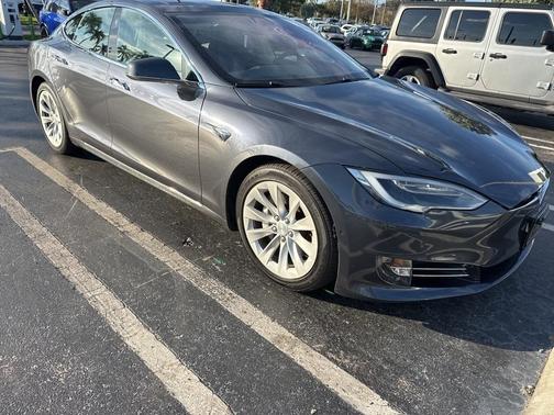 2016 Tesla Model S 90D