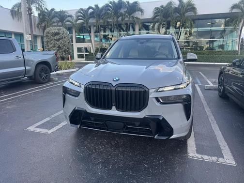 2024 BMW X7 xDrive40i