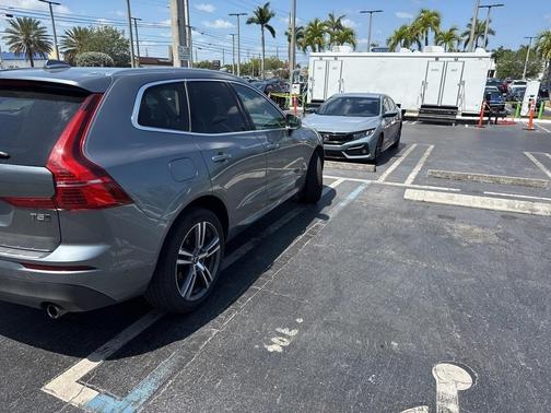 2019 Volvo XC60 T5 Momentum