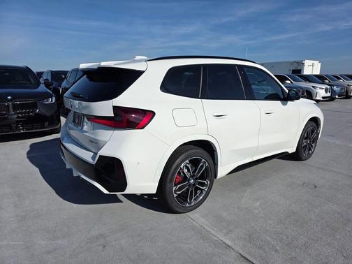Alpine White 2026 BMW X1 xDrive28i