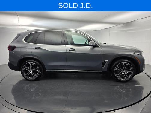 Skyscraper Gray Metallic 2024 BMW X5 sDrive40i