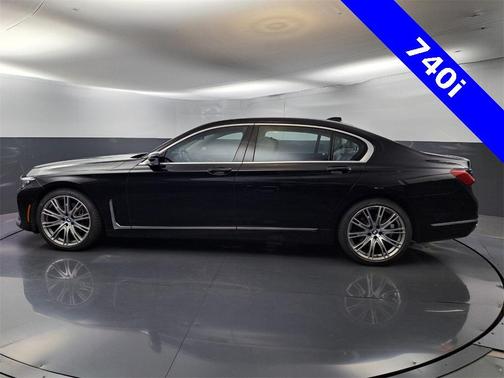 2022 BMW 740 i