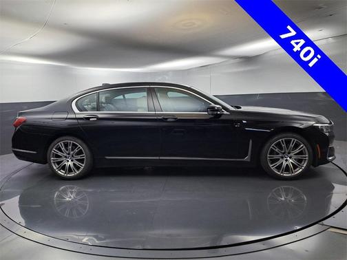 2022 BMW 740 i