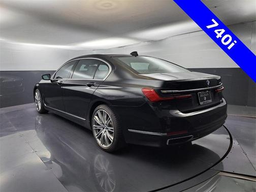 2022 BMW 740 i