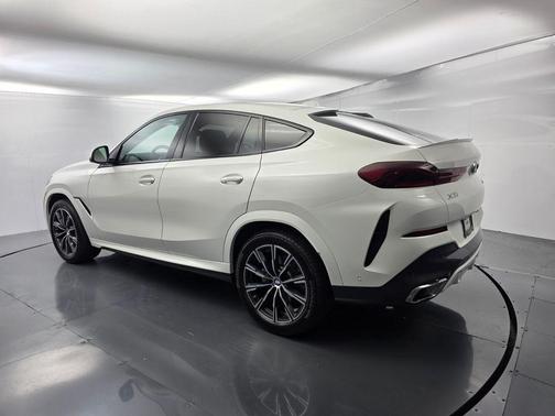 Alpine White 2025 BMW X6 xDrive40i
