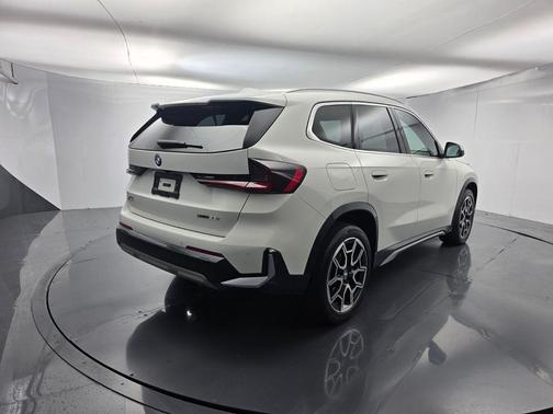Alpine White 2023 BMW X1 xDrive28i