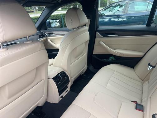 2023 BMW 530 i
