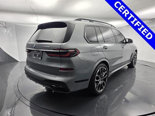 2025 BMW X7 M60i