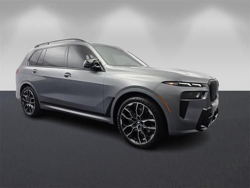 2025 BMW X7 M60i